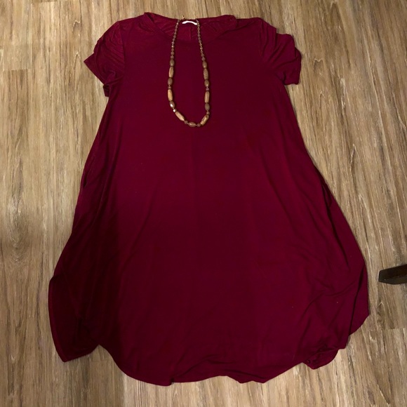 entro Dresses & Skirts - 2X Short Sleeve Midi Burgundy Dress